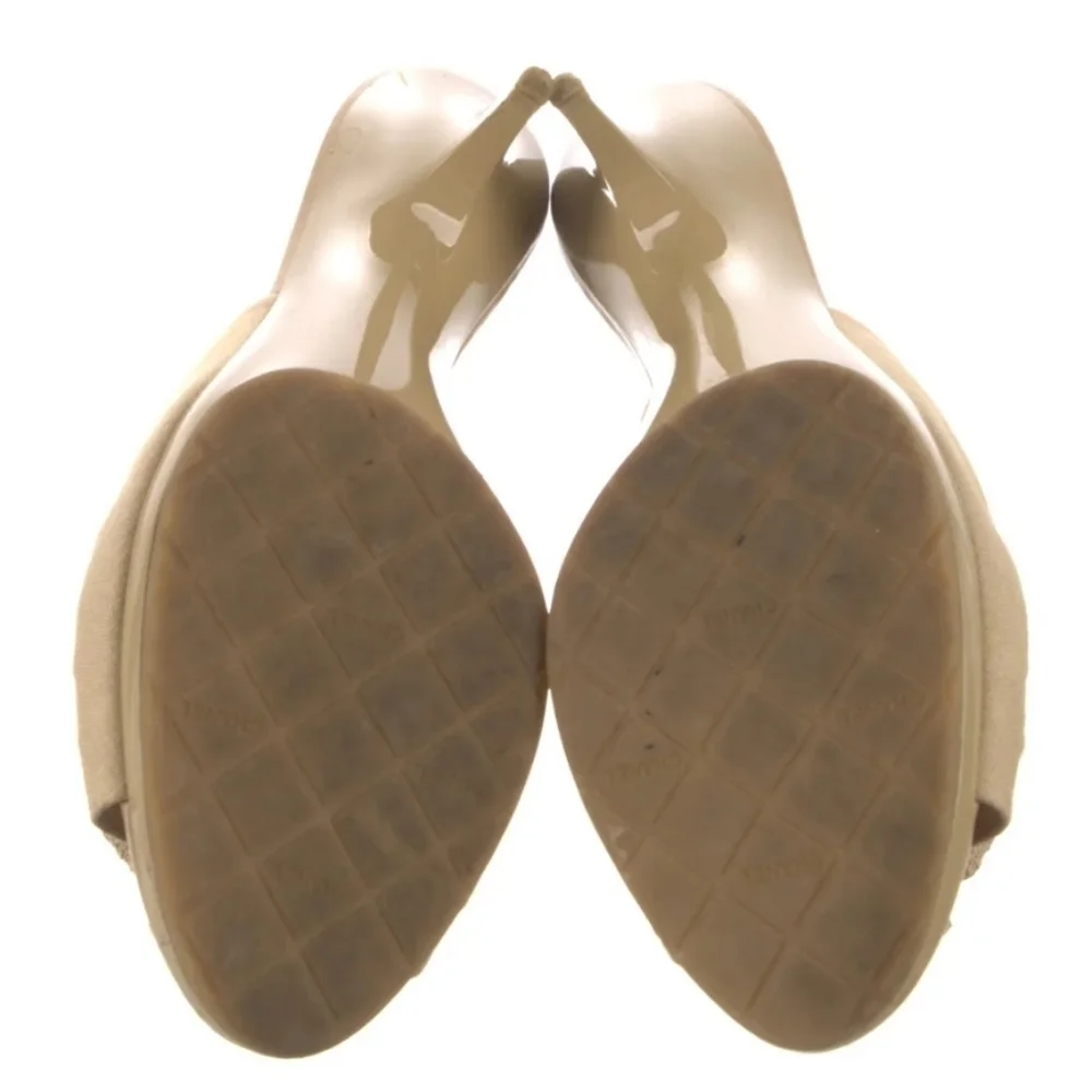 CHANEL SIZE 10 TAN EUC 2004 CRUISE COLLECTION - Picture 4 of 4